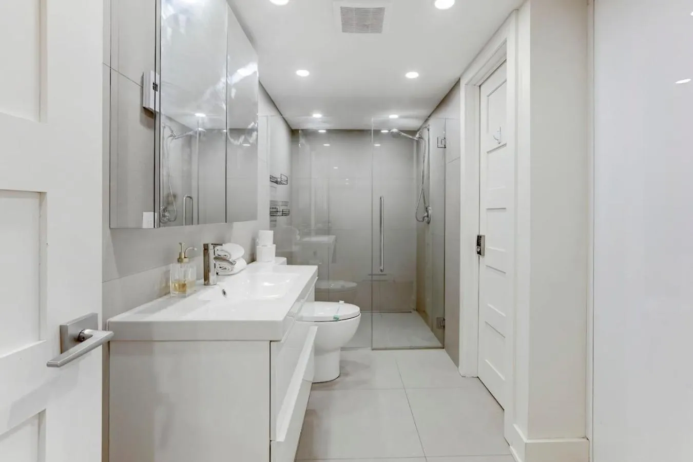 Chic 4Br Plateau Haven Heart Of Montreal Apartment Canada